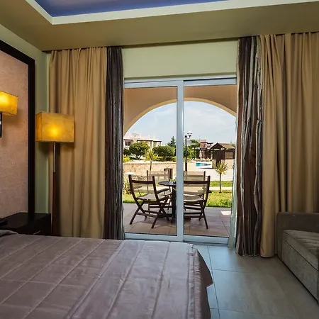 Gaia Palace מלון 5*