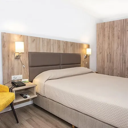 Gaia Palace فندق 5*
