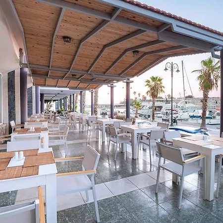 Gaia Palace فندق