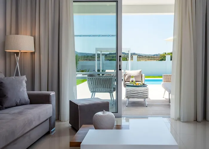 Gaia Palace فندق